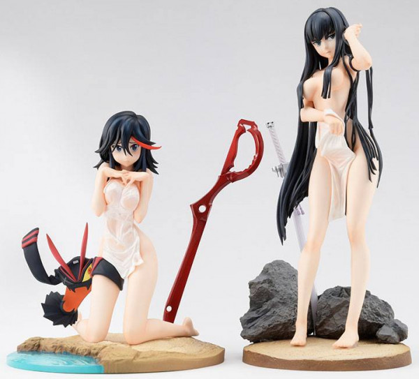 Zum Anime ´Kill la Kill´ kommt dieses Set mit 2 detailreichen PVC Statuen im Maßstab 1:7. Sie sind ca. 16 - 23 cm gross und werden mit Bases in einer Fensterbox geliefert.